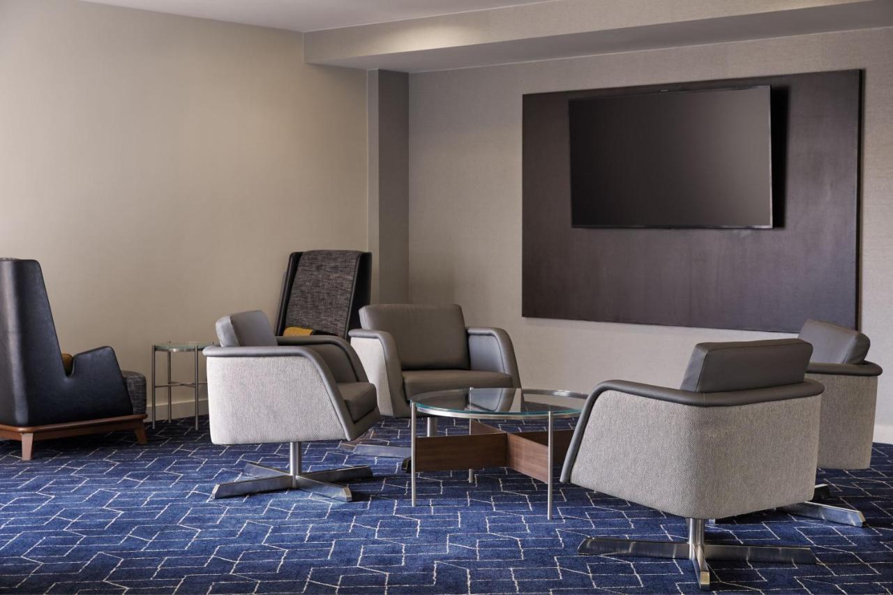 Courtyard By Marriott St. Louis Downtown West Hotel Exterior photo