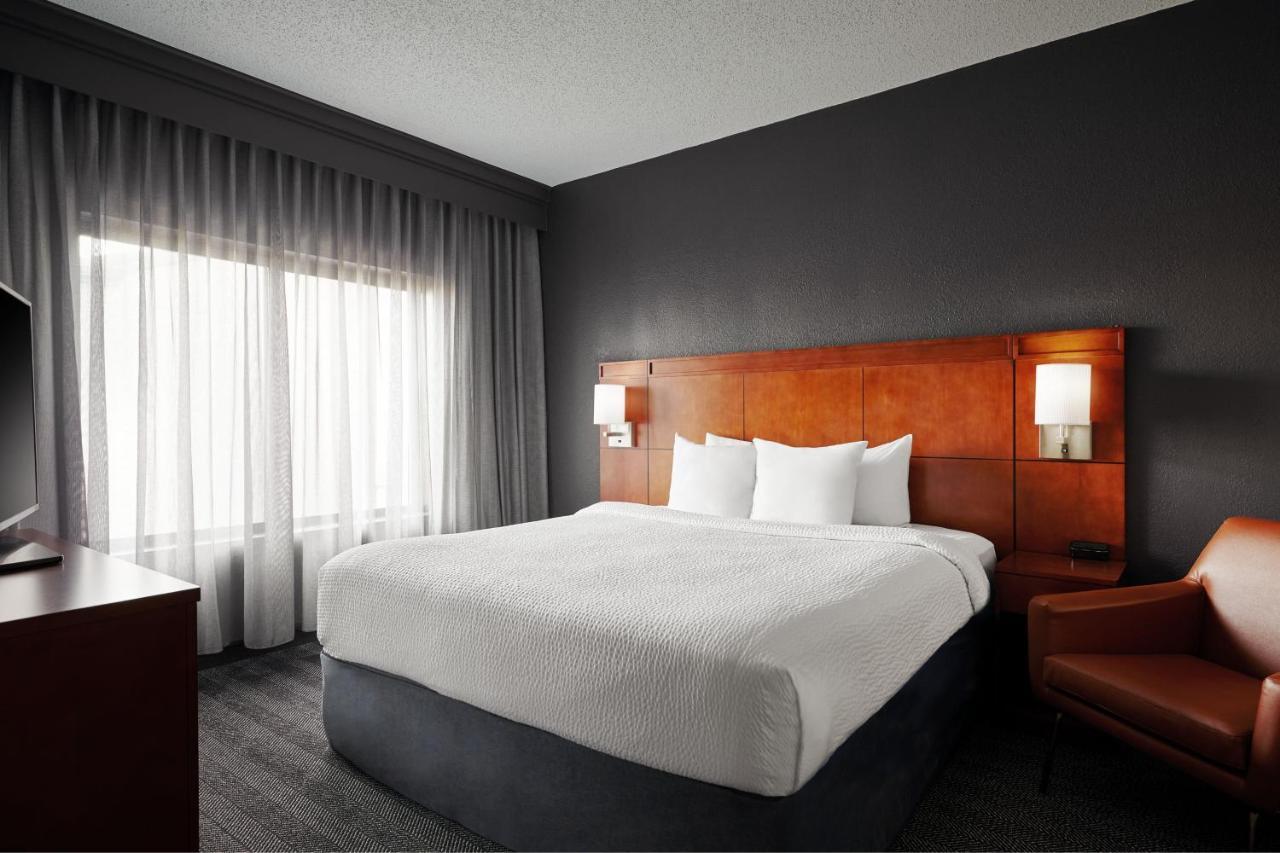 Courtyard By Marriott St. Louis Downtown West Hotel Exterior photo