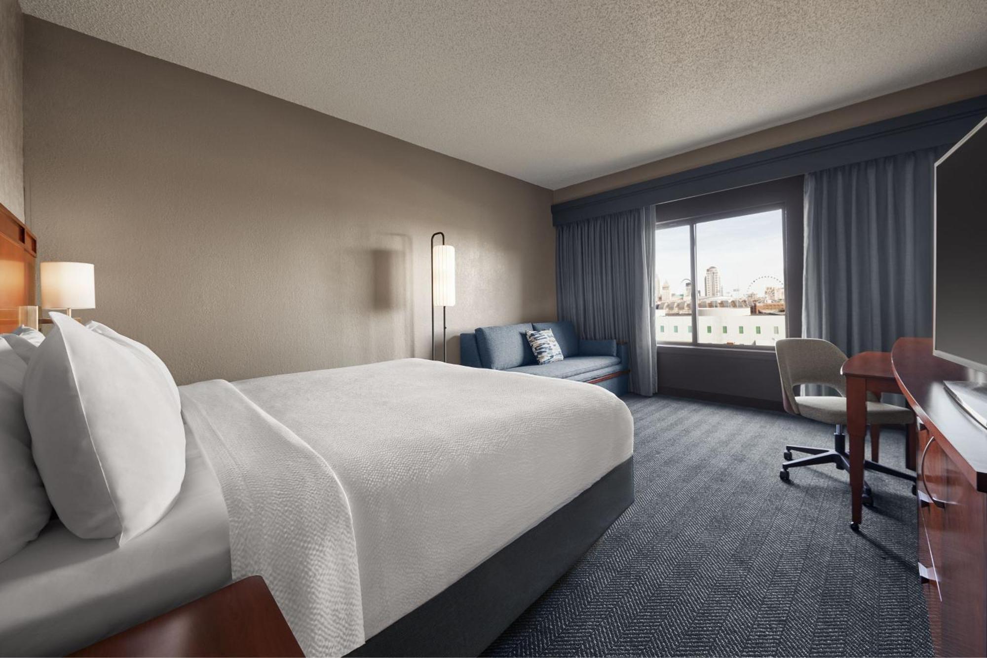 Courtyard By Marriott St. Louis Downtown West Hotel Exterior photo
